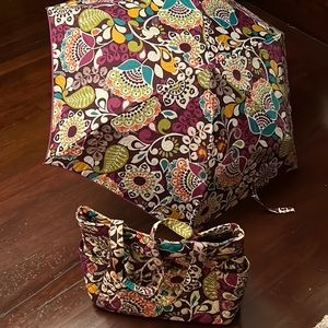 Matching Hard to find VERA BRADLEY bag & umbrella SET
